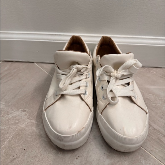 White Missguided Sneakers💡 - Picture 3 of 5